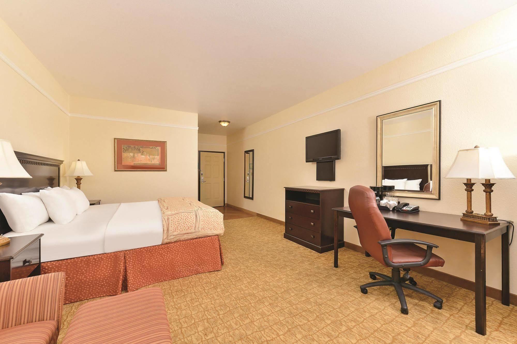 La Quinta By Wyndham Abilene Mall Exterior photo